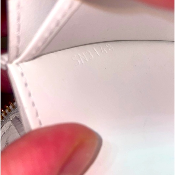 💎♦️Louis Vuitton limited edition compact wallet excellent used condition - Picture 11 of 11